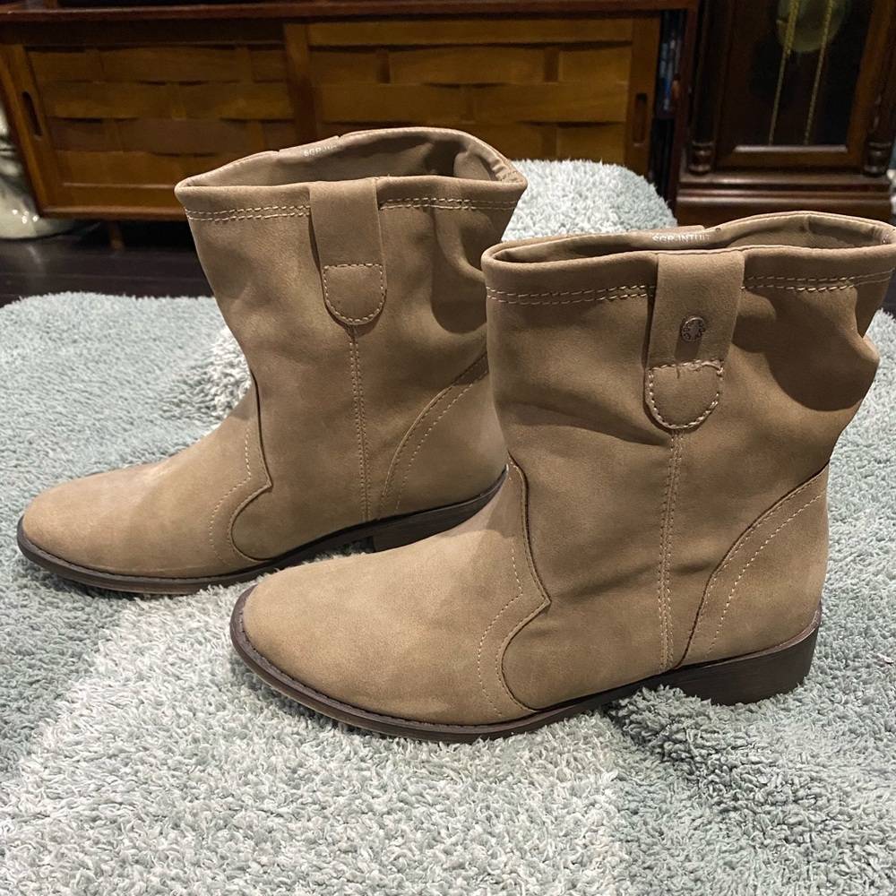 Sugar Tan Boots Size 6